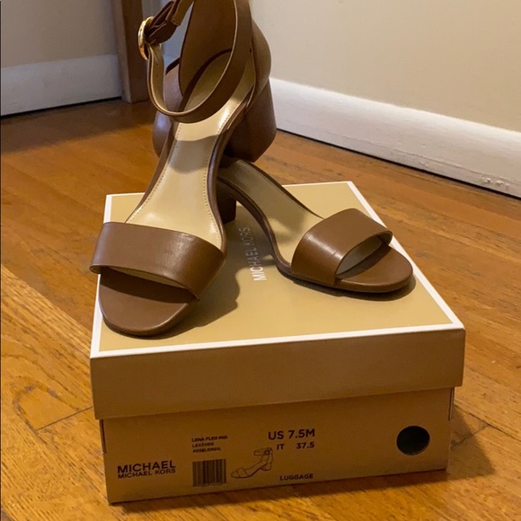 Michael Kors Sandals SPECIFY COLOR CHOICE - Picture 5 of 15